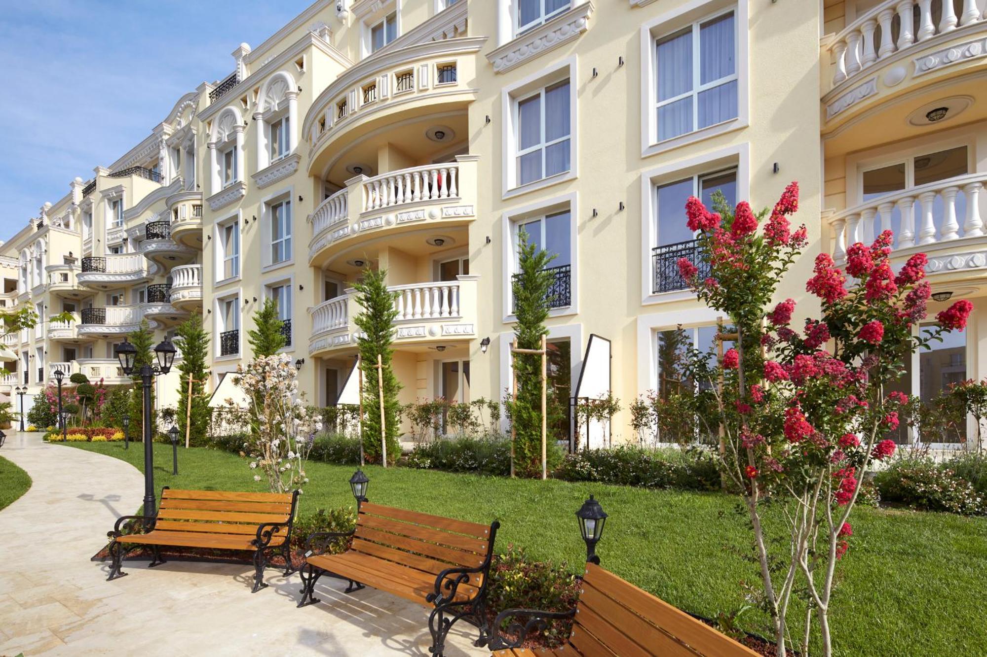 Bellicity Apart Complex Ravda Ngoại thất bức ảnh